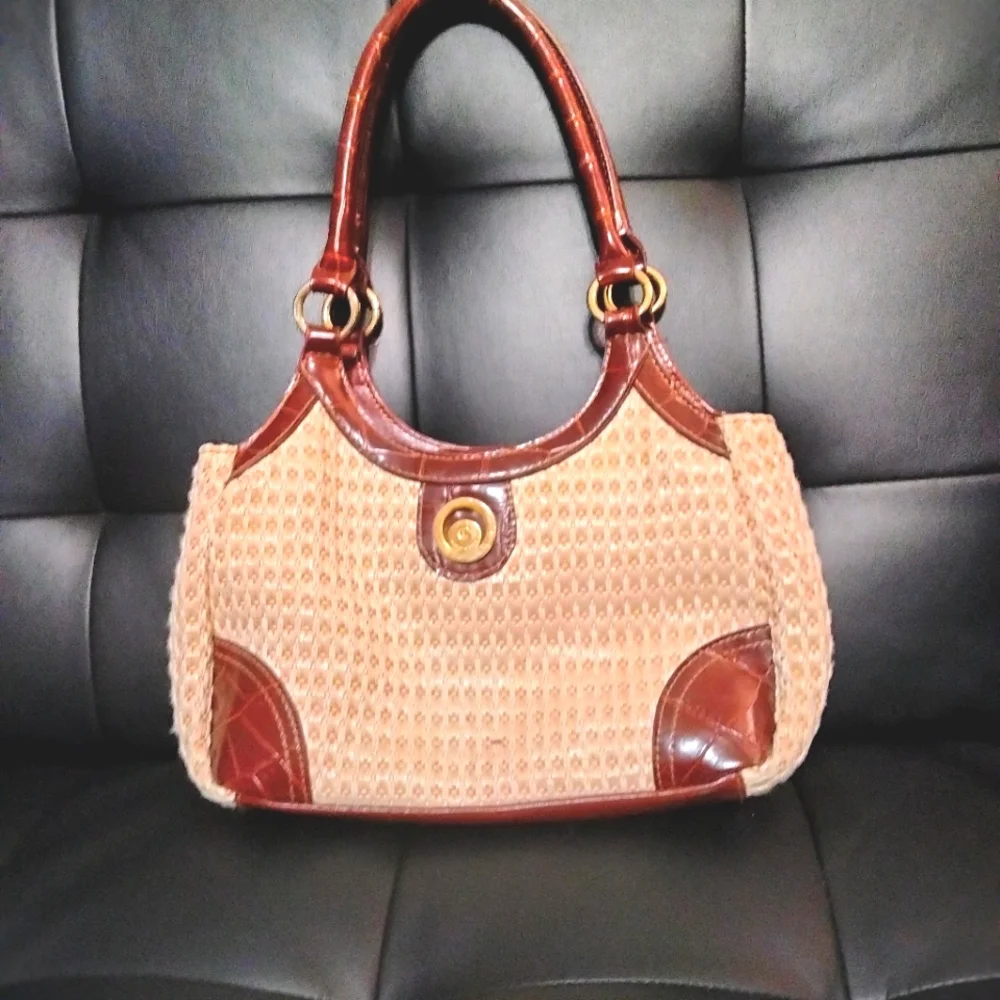 Purse - Picture 1 of 6